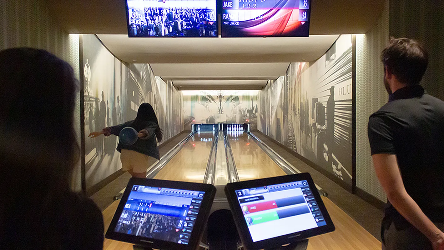 555 10th Avenue bowling alley